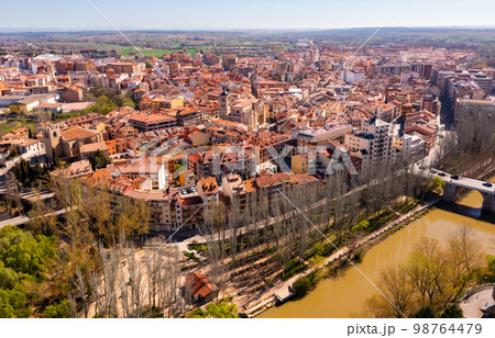 Drone view of Aranda de Duero city on banks of Duero river 98764479