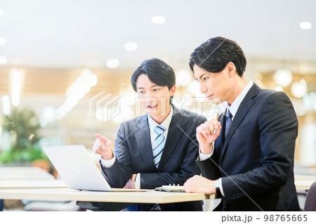 ビジネス 若手 ビジネス 若手 98765665