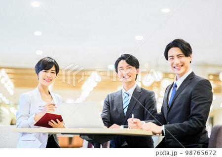 ビジネス 若手 ビジネス 若手 98765672