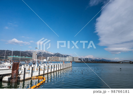 琵琶湖大津港冬景色 琵琶湖大津港冬景色 98766181