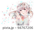 胸の前で手を組む少女/微笑み/サクラ/白背景 98767206