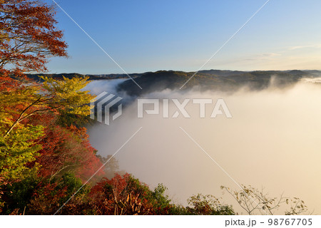 鎌倉山の雲海 鎌倉山の雲海 98767705