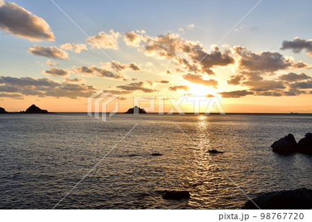 白崎海洋公園からの夕日 98767720