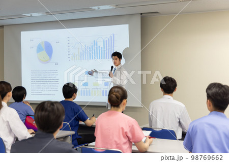 医療従事者へのセミナー 98769662