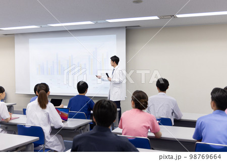 医療従事者へのセミナー 医療従事者へのセミナー 98769664