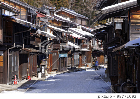 奈良井宿の町並み 奈良井宿の町並み 98771092