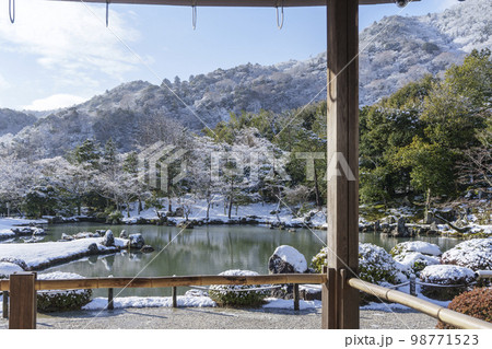 冬の京都　天龍寺　曹源池 98771523