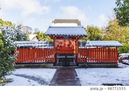 天龍寺の総鎮守社　八幡大社（八幡宮）　雪景色 98771555