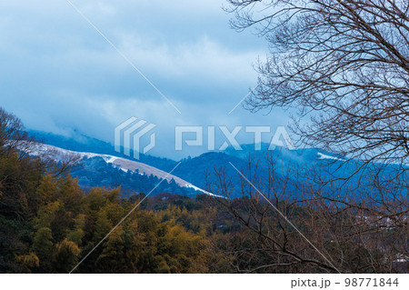 2023年1月28日若草山焼き当日黒髪山から若草山を望む 17時9分現在 2023年1月28日若草山焼き当日黒髪山から若草山を望む 17時9分現在 98771844