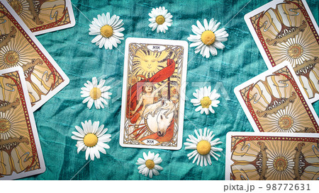 The Sun, Esoteric concept and astrology, Fortune telling tarot cards The Sun, Esoteric concept and astrology, Fortune telling tarot cards 98772631