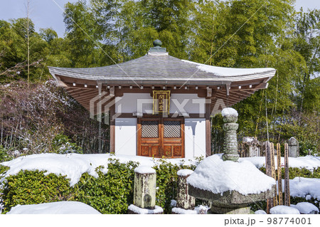 常寂光寺　開山堂（京都府京都市右京区嵯峨小倉山小倉町） 98774001
