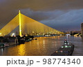 ラマ8世橋 98774340