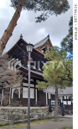 京都、京都御苑近くの相国寺、しょうこくじの法堂 京都、京都御苑近くの相国寺、しょうこくじの法堂 98774614