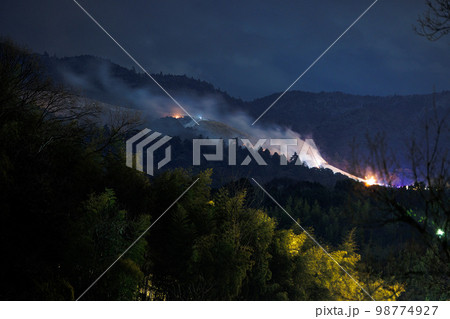 2023奈良黒髪山から見た若草山焼き　③ 98774927