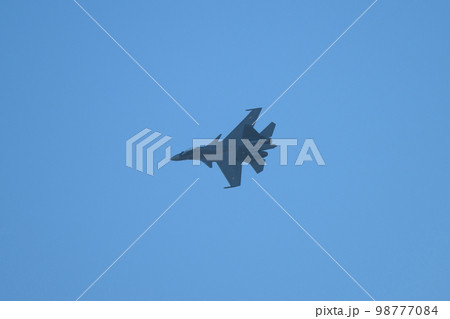 インド空軍スホーイSu-30MKI旋回 98777084