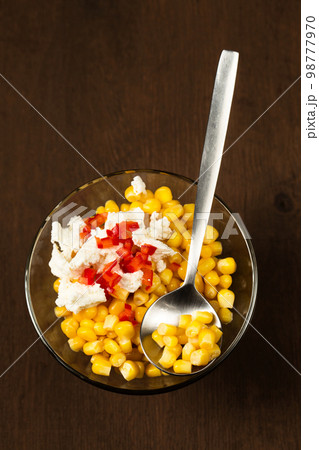 Esquites or Trolley with corn, cheese and chili. Mexican street food. Top view 98777970