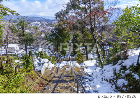 京都嵐山・二尊院　湛空廟からの風景 98778526