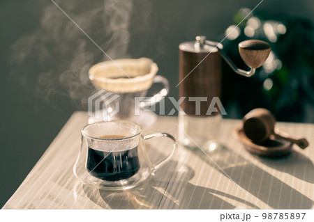 珈琲 コーヒー ハンドドリップ HARIO V60 抽出 湯気 レトロ ビンテージ調 珈琲 コーヒー ハンドドリップ HARIO V60 抽出 湯気 レトロ ビンテージ調 98785897