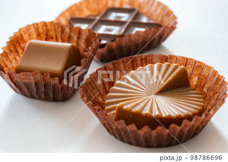 【バレンタイン素材】チョコレート【食べ物素材】 98786696