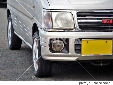 自動車イメージ ダイハツ初代ムーヴカスタムのフロントマスク 自動車イメージ ダイハツ初代ムーヴカスタムのフロントマスク 98787887