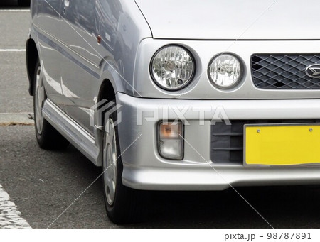 自動車イメージ ダイハツ2代目ムーヴカスタムのフロントマスク 自動車イメージ ダイハツ2代目ムーヴカスタムのフロントマスク 98787891