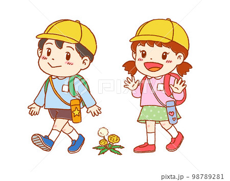 春の遠足子供たち 98789281