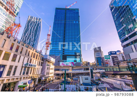日本の東京都市景観 渋谷駅や桜丘口再開発のビル(外観完成…)などを望む 日本の東京都市景観 渋谷駅や桜丘口再開発のビル(外観完成…)などを望む 98793088