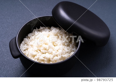 お櫃のごはん お櫃のごはん 98793725