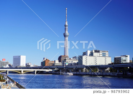 東京スカイツリーの見える風景 隅田川と蔵前橋 東京スカイツリーの見える風景 隅田川と蔵前橋 98793902