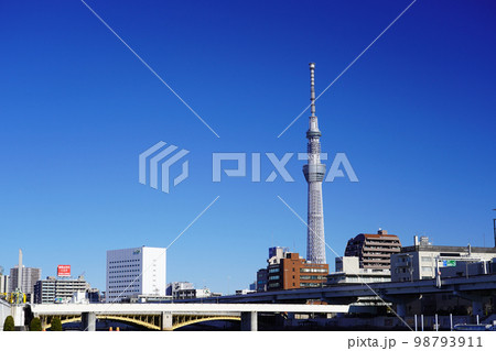 東京スカイツリーの見える風景 隅田川と蔵前橋 東京スカイツリーの見える風景 隅田川と蔵前橋 98793911