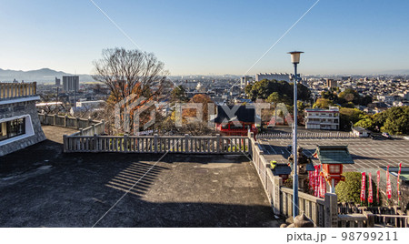 犬山成田山の境内の景色 98799211