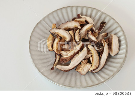 スライスした干し椎茸 スライスした干し椎茸 98800633