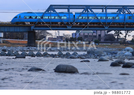 曇天の空の中酒匂川を渡る小田急MSEロマンスカー_2022/12/31撮影 曇天の空の中酒匂川を渡る小田急MSEロマンスカー_2022/12/31撮影 98801772