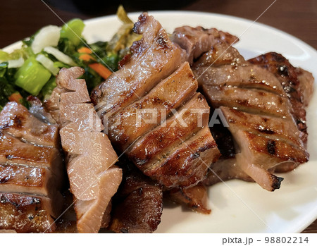 仙台名物　牛タン焼き 98802214
