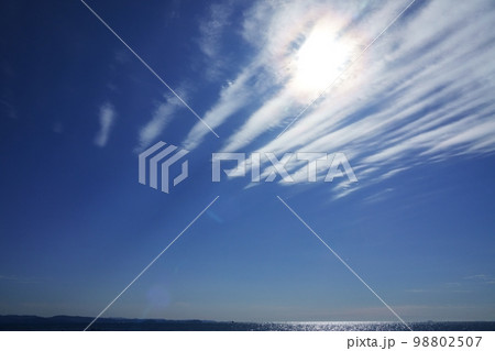 波状の巻雲が現れた爽やかな早春の風景・220212pm 波状の巻雲が現れた爽やかな早春の風景・220212pm 98802507
