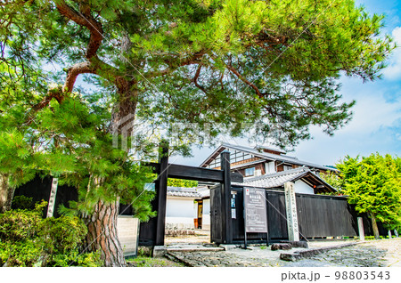中山道 馬籠宿　～藤村記念館～ 98803543