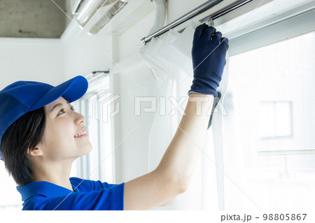 引っ越し　カーテン取り付け 98805867