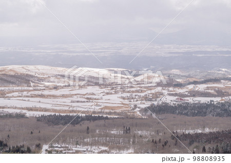 雪の積もった瀬の本 雪の積もった瀬の本 98808935