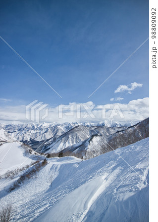 雪山　スキー場からの風景 98809092
