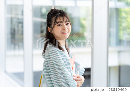 女子大学生 女子大学生 98810469