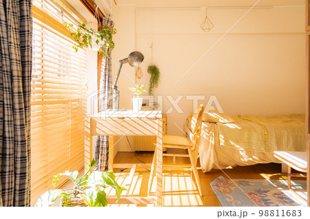 オシャレな一人部屋 98811683