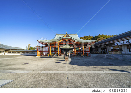 朝の犬山成田山の景色 98813035