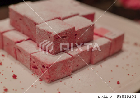 いちごスイーツのケーキビュッフェ　ギモーブ　 98819201