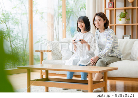 遊ぶ　ゲーム　親子 98820321