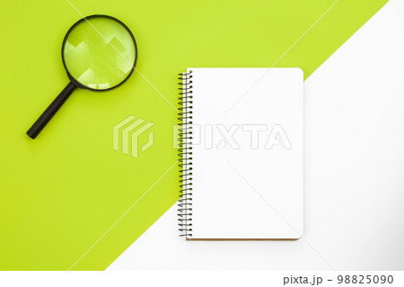 Blank notepad on colored background, flat lay. 98825090
