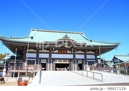 名古屋市、覚王山日泰寺本堂の風景 98827128