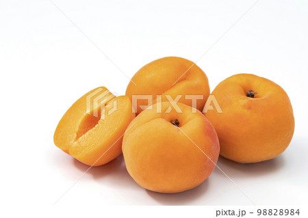 白バックのあんず 98828984