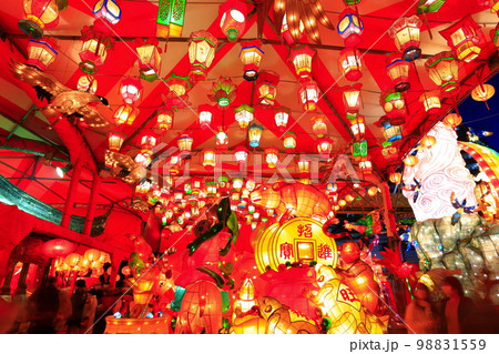 【長崎県】長崎ランタンフェスティバル（新地中華街会場） 98831559