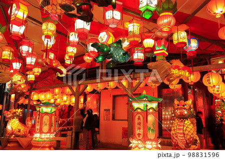 【長崎県】長崎ランタンフェスティバル（新地中華街会場） 98831596