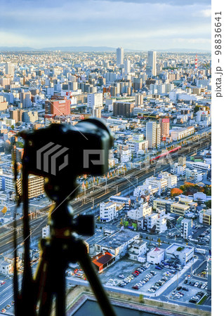 カメラ越しに名古屋市街地を見下ろす カメラ越しに名古屋市街地を見下ろす 98836641